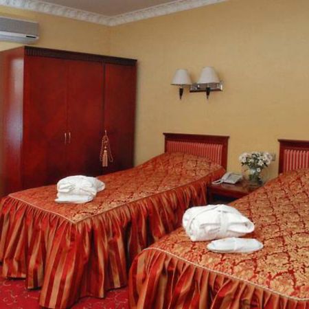 Royal Hotels And Spa Resorts Promenad Трускавец Екстериор снимка