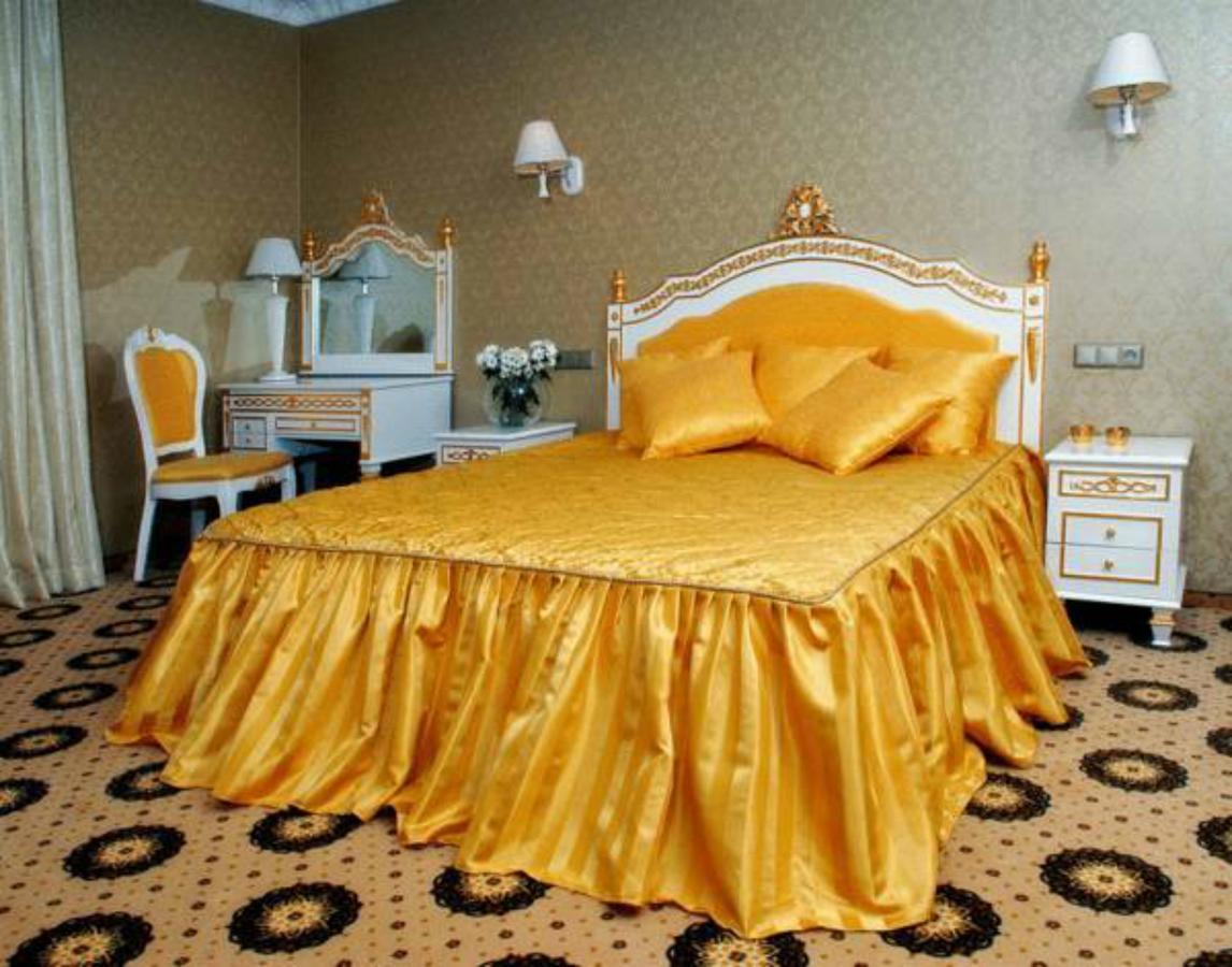 Royal Hotels And Spa Resorts Promenad Трускавец Екстериор снимка